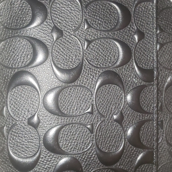 Coach - Picture 4 of 6